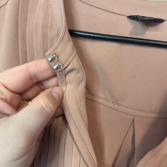 Ann Taylor Pleated Button Sleeve Blouse Size M Blush Hook and Eye Neck Office - Picture 6 of 11